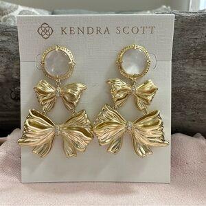 ❌SOLD❌Kendra Scott x Loveshack Fancy Bow earrings in Ivory Mother of Pearl